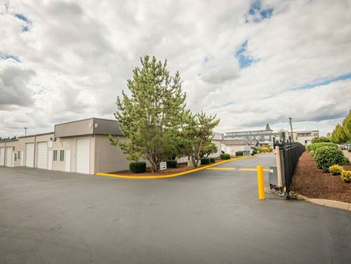 Source URL: https://cdnsc.rentcafe.com/dmslivecafe/2/124333/p1041216_BurnhamBusiness_Storage_14_1_PhotoGallery.jpg?width=-1&height=385&quality=80