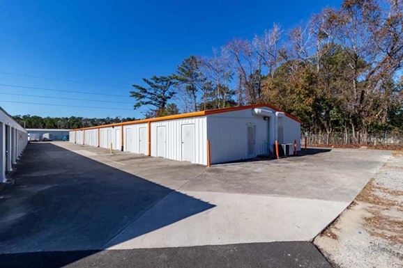 Source URL: https://cdnsc.rentcafe.com/dmslivecafe/2/143515/Exterior-Units-1.jpg?width=-1&height=385&quality=80