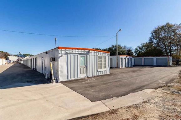 Source URL: https://cdnsc.rentcafe.com/dmslivecafe/2/143515/Exterior-Units-5(1).jpg?width=-1&height=385&quality=80