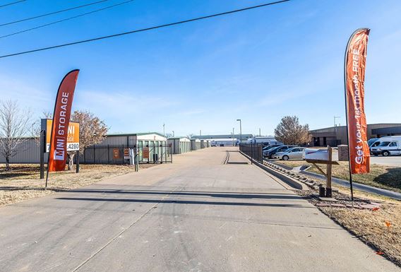 Source URL: https://cdnsc.rentcafe.com/dmslivecafe/2/143515/p1948453_u3103-SalinaCentennial-006_1_PG.jpg?width=-1&height=385&quality=80