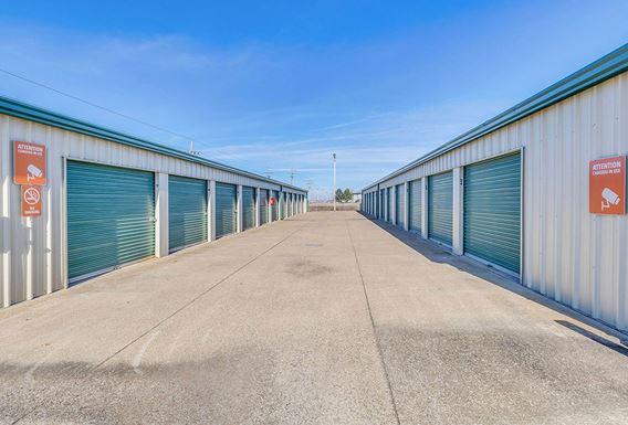 Source URL: https://cdnsc.rentcafe.com/dmslivecafe/2/143515/p1948453_u3103-SalinaCentennial-010_1_PG.jpg?width=-1&height=385&quality=80