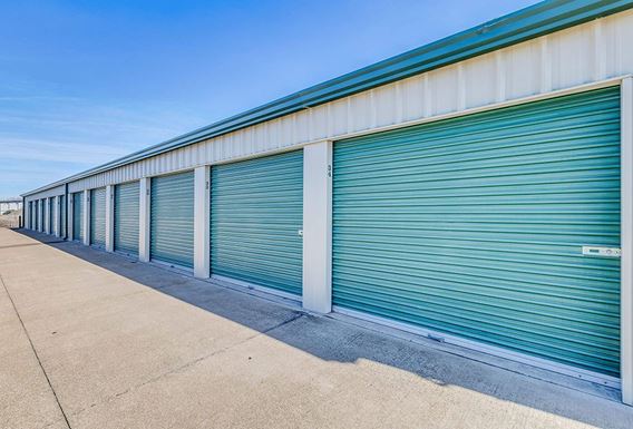 Source URL: https://cdnsc.rentcafe.com/dmslivecafe/2/143515/p1948453_u3103-SalinaCentennial-011_1_PG.jpg?width=-1&height=385&quality=80