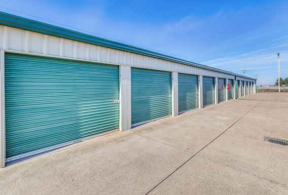 Source URL: https://cdnsc.rentcafe.com/dmslivecafe/2/143515/p1948453_u3103-SalinaCentennial-012_1_PG.jpg?width=-1&height=385&quality=80