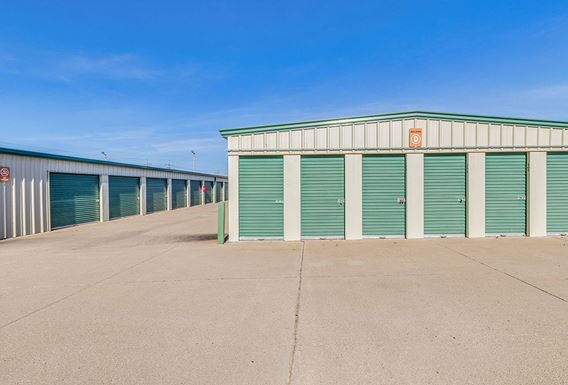 Source URL: https://cdnsc.rentcafe.com/dmslivecafe/2/143515/p1948453_u3103-SalinaCentennial-016_1_PG.jpg?width=-1&height=385&quality=80