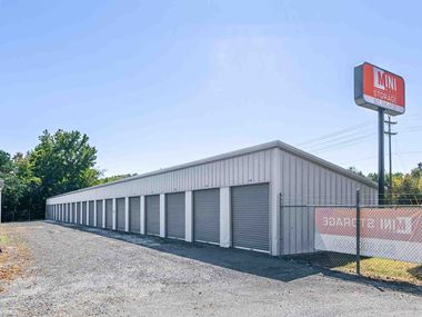 Storage Units for Rent available at 6045 Central Ave, Hot Springs, AR 71913