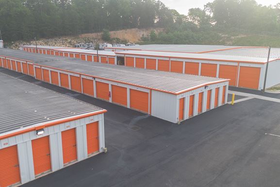 Source URL: https://cdnsc.rentcafe.com/dmslivecafe/2/143515/p2342284_richardvonrealtor-vonhausmedia-vonfilm-vonhaus-beyers-24_1_PG.jpg?width=-1&height=385&quality=80