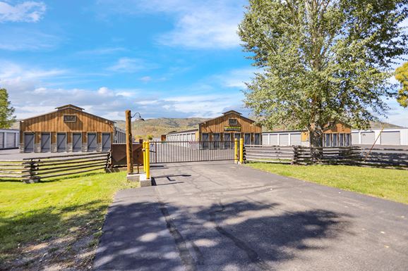 Source URL: https://cdnsc.rentcafe.com/dmslivecafe/2/146824/Primary.jpg?width=-1&height=385&quality=80