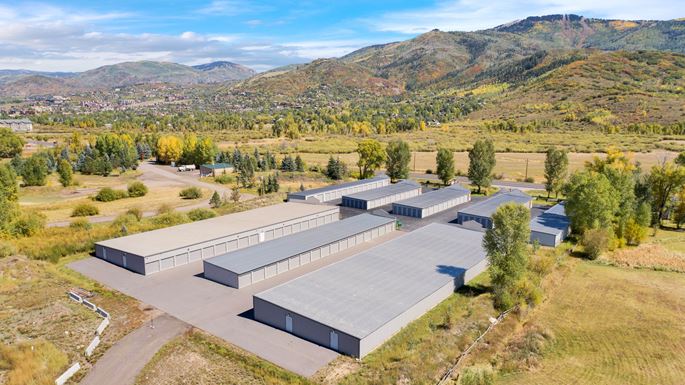 Source URL: https://cdnsc.rentcafe.com/dmslivecafe/2/146824/property_06-2023_Copy%20of%20DJI_0213%20(1).jpg?width=-1&height=385&quality=80