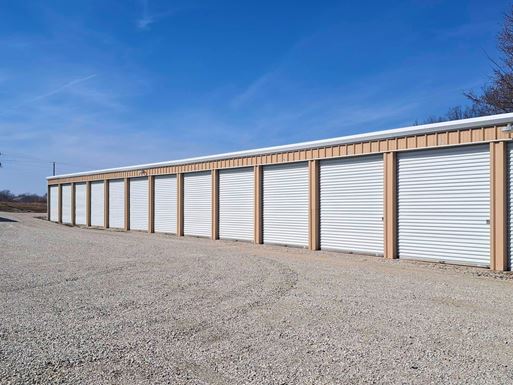 Source URL: https://cdnsc.rentcafe.com/dmslivecafe/2/195513/trimble-storage-2-new.jpg?width=-1&height=385&quality=80