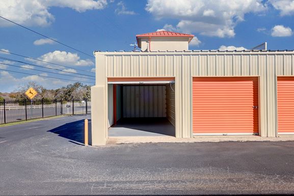 Source URL: https://cdnsc.rentcafe.com/dmslivecafe/2/196835/Ranch%2026552_12%20IMG%2010_1_1.jpg?width=-1&height=385&quality=80