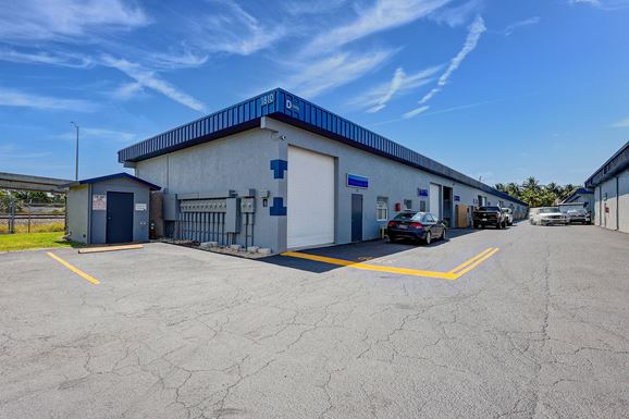 Source URL: https://cdnsc.rentcafe.com/dmslivecafe/2/220663/14%20storageoutsidecar1.jpg?width=-1&height=385&quality=80