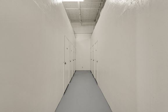 Source URL: https://cdnsc.rentcafe.com/dmslivecafe/2/220663/20%20inside%20hallway.jpg?width=-1&height=385&quality=80