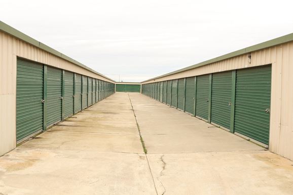 Source URL: https://cdnsc.rentcafe.com/dmslivecafe/2/226539/property_08-2024_IMG_1601.JPG?width=-1&height=385&quality=80