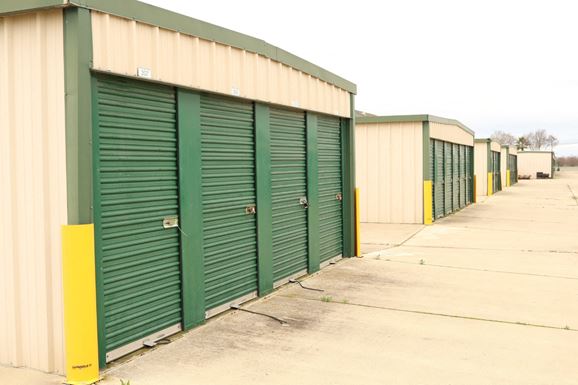 Source URL: https://cdnsc.rentcafe.com/dmslivecafe/2/226539/property_08-2024_IMG_1604.JPG?width=-1&height=385&quality=80