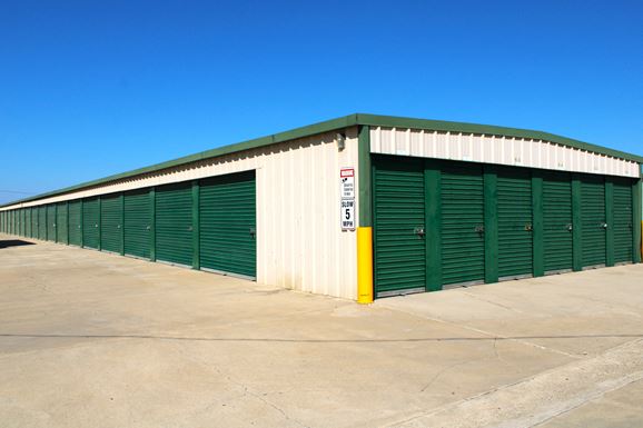 Source URL: https://cdnsc.rentcafe.com/dmslivecafe/2/226539/property_08-2024_asds.JPG?width=-1&height=385&quality=80