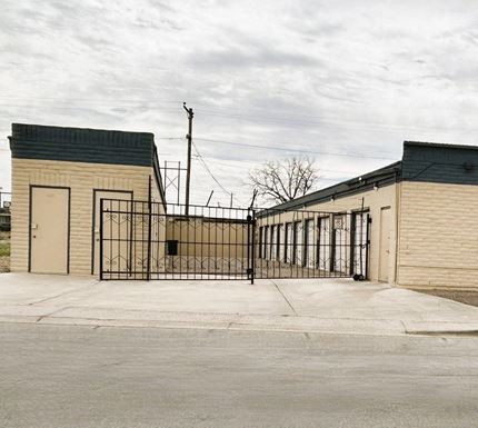 Source URL: https://cdnsc.rentcafe.com/dmslivecafe/2/247012/secure%20fenced%20in%20storage%20units1.jpeg?width=-1&height=385&quality=80