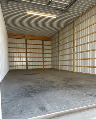 Source URL: https://cdnsc.rentcafe.com/dmslivecafe/2/254019/p1973601_Heath%20-%2020x40%20-%20Interior2(1).jpg?width=-1&height=385&quality=80