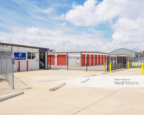 Source URL: https://cdnsc.rentcafe.com/dmslivecafe/3/1058147/1058147-1-4.jpg?width=-1&height=385&quality=80