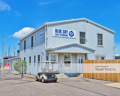 Self-Storage Near 5900 S Gun Club Rd in Aurora, CO