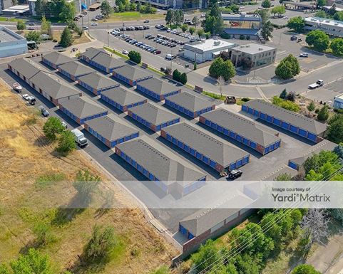 Source URL: https://cdnsc.rentcafe.com/dmslivecafe/3/1058795/1058795-1-5.jpg?width=-1&height=385&quality=80