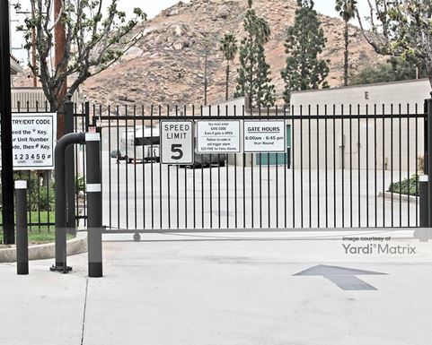 Source URL: https://cdnsc.rentcafe.com/dmslivecafe/3/1059256/1059256-1-4.jpg?width=-1&height=385&quality=80