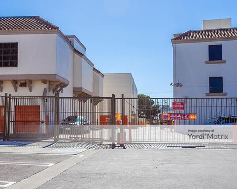 Source URL: https://cdnsc.rentcafe.com/dmslivecafe/3/1059303/1059303-1-4.jpg?width=-1&height=385&quality=80