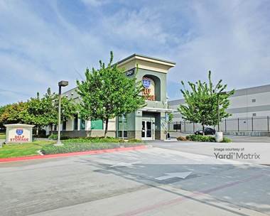 Storage Units for Rent available at 2631 Michelle Drive, Tustin, CA 92780