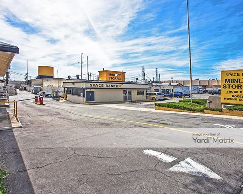 Source URL: https://cdnsc.rentcafe.com/dmslivecafe/3/1059539/1059539-1-3.jpg?width=-1&height=385&quality=80