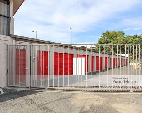 Source URL: https://cdnsc.rentcafe.com/dmslivecafe/3/1059742/1059742-1-5.jpg?width=-1&height=385&quality=80