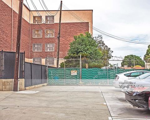 Source URL: https://cdnsc.rentcafe.com/dmslivecafe/3/1059813/1059813-1-4.jpg?width=-1&height=385&quality=80