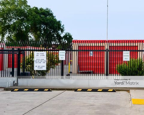 Source URL: https://cdnsc.rentcafe.com/dmslivecafe/3/1059876/1059876-1-4.jpg?width=-1&height=385&quality=80