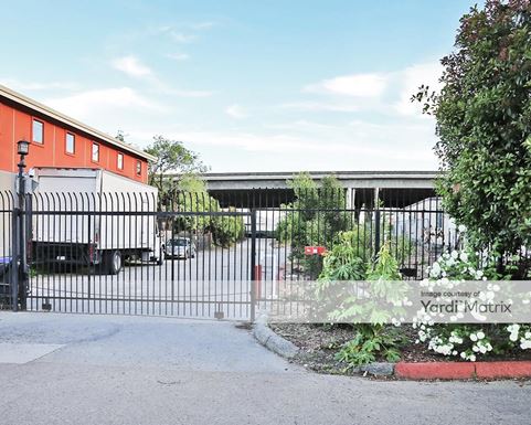 Source URL: https://cdnsc.rentcafe.com/dmslivecafe/3/1059878/1059878-1-4.jpg?width=-1&height=385&quality=80