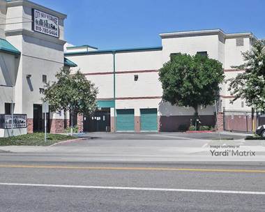Storage Units for Rent available at 7346 Sepulveda Blvd, Van Nuys, CA 91405