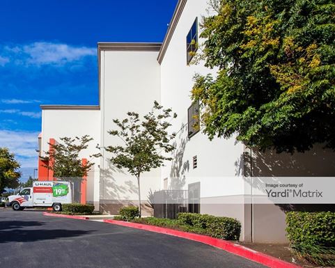 Source URL: https://cdnsc.rentcafe.com/dmslivecafe/3/1059999/1059999-1-5.jpg?width=-1&height=385&quality=80