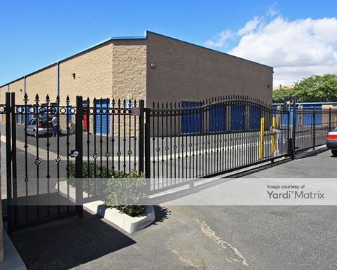 Source URL: https://cdnsc.rentcafe.com/dmslivecafe/3/1060176/1060176-1-2.jpg?width=-1&height=385&quality=80