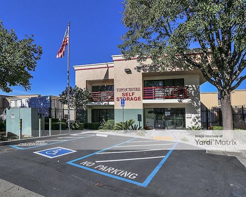 Source URL: https://cdnsc.rentcafe.com/dmslivecafe/3/1060293/1060293-1-5.jpg?width=-1&height=385&quality=80