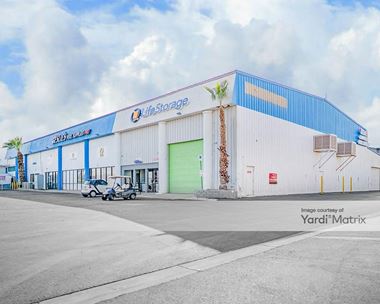 Storage Units for Rent available at 6740 Boulder Hwy, Las Vegas, NV 89122