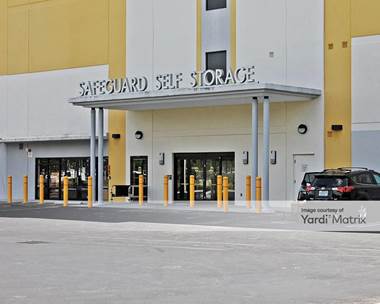 Storage Units for Rent available at 17171 South Dixie Hwy, Palmetto Bay, FL 33157