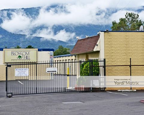 Source URL: https://cdnsc.rentcafe.com/dmslivecafe/3/1060526/1060526-1-3.jpg?width=-1&height=385&quality=80