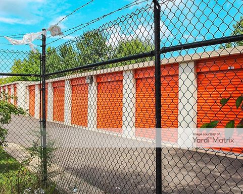 Source URL: https://cdnsc.rentcafe.com/dmslivecafe/3/1060705/1060705-1-5.jpg?width=-1&height=385&quality=80