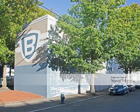 Source URL: https://cdnsc.rentcafe.com/dmslivecafe/3/1060752/1060752-1-5.jpg?width=-1&height=385&quality=80