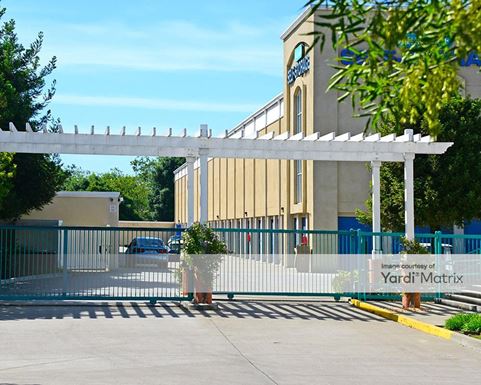 Source URL: https://cdnsc.rentcafe.com/dmslivecafe/3/1060874/1060874-1-2.jpg?width=-1&height=385&quality=80