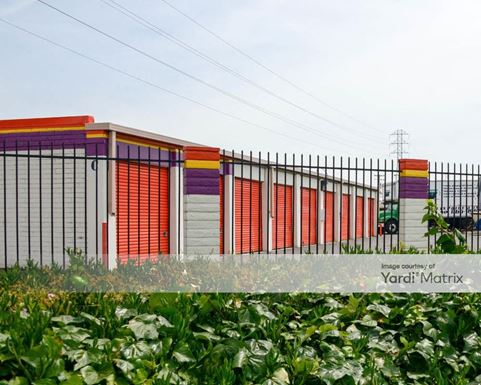 Source URL: https://cdnsc.rentcafe.com/dmslivecafe/3/1060895/1060895-1-4.jpg?width=-1&height=385&quality=80