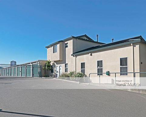 Source URL: https://cdnsc.rentcafe.com/dmslivecafe/3/1060922/1060922-1-4.jpg?width=-1&height=385&quality=80