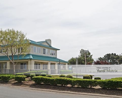 Source URL: https://cdnsc.rentcafe.com/dmslivecafe/3/1060961/1060961-1-4.jpg?width=-1&height=385&quality=80