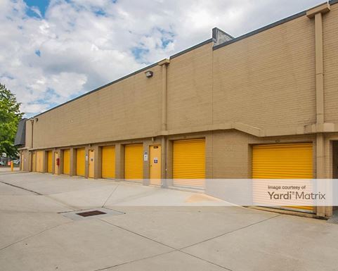 Source URL: https://cdnsc.rentcafe.com/dmslivecafe/3/1061033/1061033-1-3.jpg?width=-1&height=385&quality=80