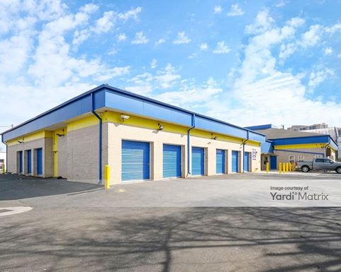 Source URL: https://cdnsc.rentcafe.com/dmslivecafe/3/1061042/1061042-1-2.jpg?width=-1&height=385&quality=80