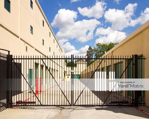 Source URL: https://cdnsc.rentcafe.com/dmslivecafe/3/1061095/1061095-1-2.jpg?width=-1&height=385&quality=80