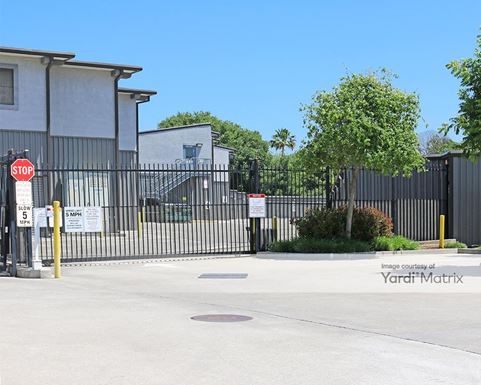 Source URL: https://cdnsc.rentcafe.com/dmslivecafe/3/1061112/1061112-1-2.jpg?width=-1&height=385&quality=80