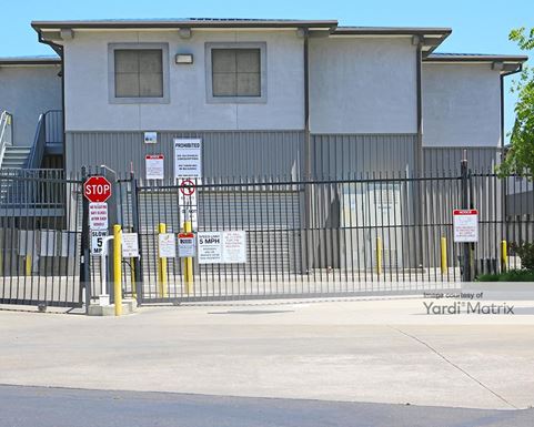 Source URL: https://cdnsc.rentcafe.com/dmslivecafe/3/1061112/1061112-1-4.jpg?width=-1&height=385&quality=80